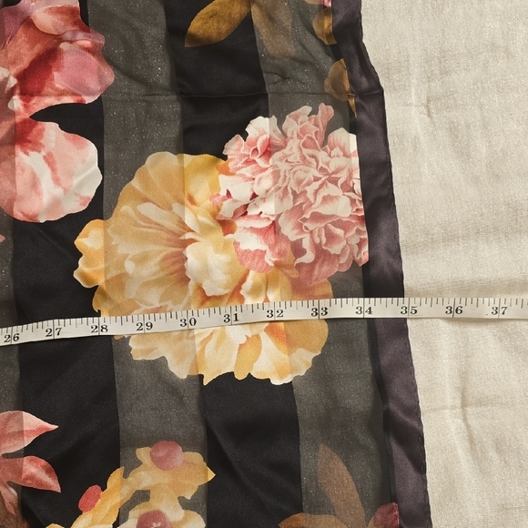 Silk Adrienne Vittadini  Pink and Gold Scarf Luxurious Wrap - Picture 10 of 13